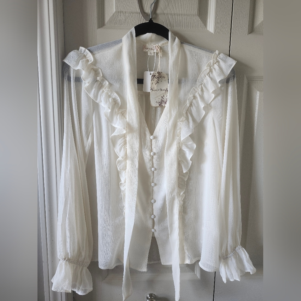 Victorian Style Ruffled Blouse - Picture 5 of 11